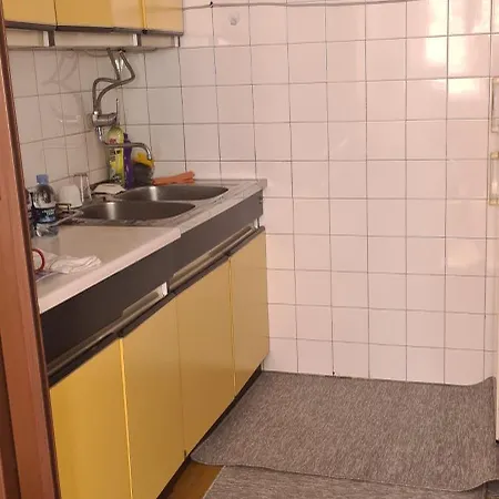 شقة App ترافنيك